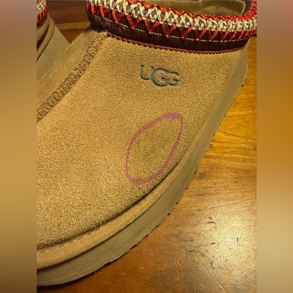 UGG Tazz Platform Slippers. GUC. - Picture 5 of 8
